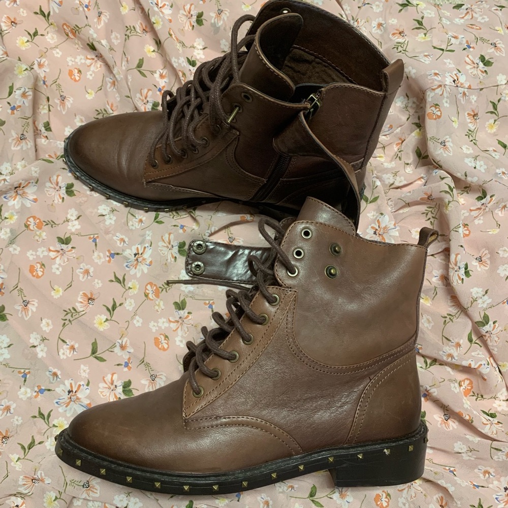 VINCE CAMUTO BROWN BOOTS